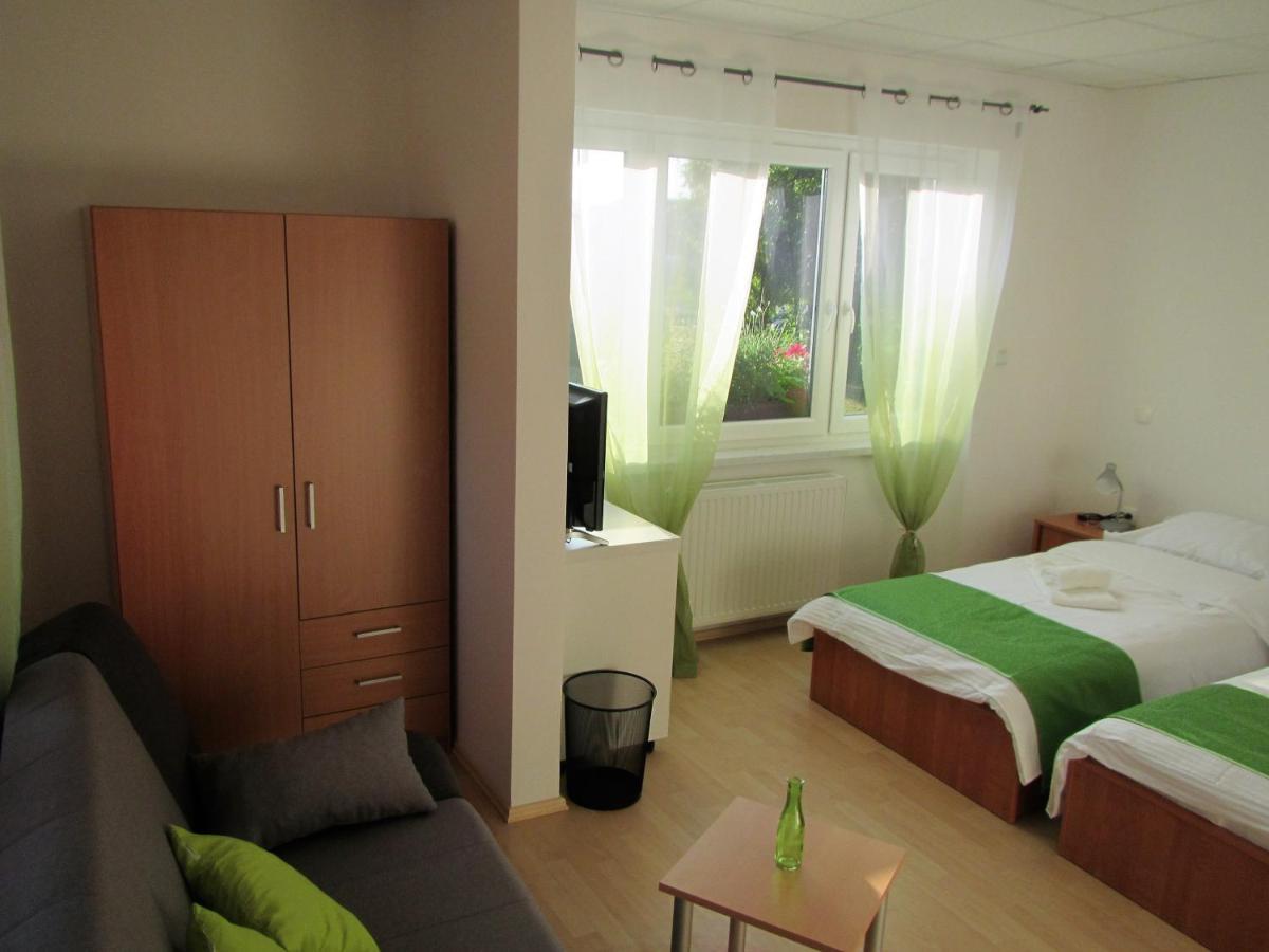 Pod Orehi Bed and Breakfast Postojna Eksteriør billede